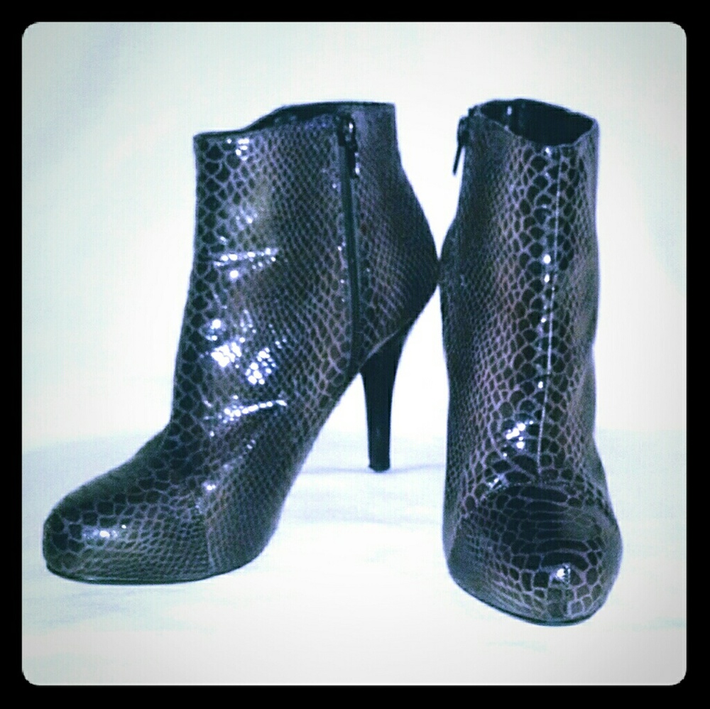 Nine West faux snake skin boots shoes